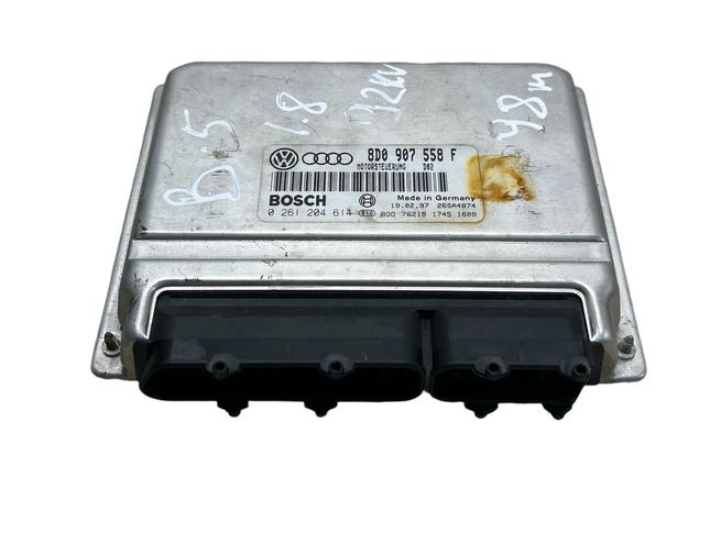 VOLKSWAGEN Passat B5 (1996-2005) Riadiaca jednotka motora 8D0907558F 26765727