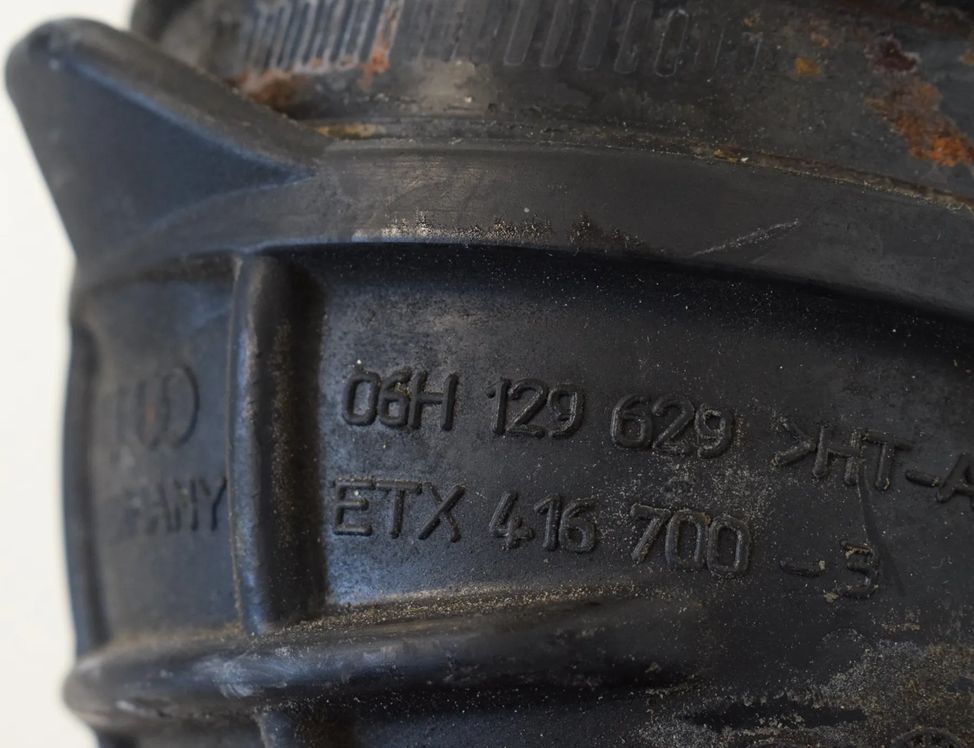 AUDI A4 B8/8K (2011-2016) Potrubie pre dodávku vzduchu 06H129629 10010996