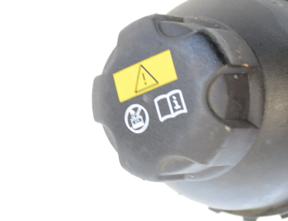 BMW 5 Series G30/G31 (2016-2023) Expansion Tank 7604431 10787734