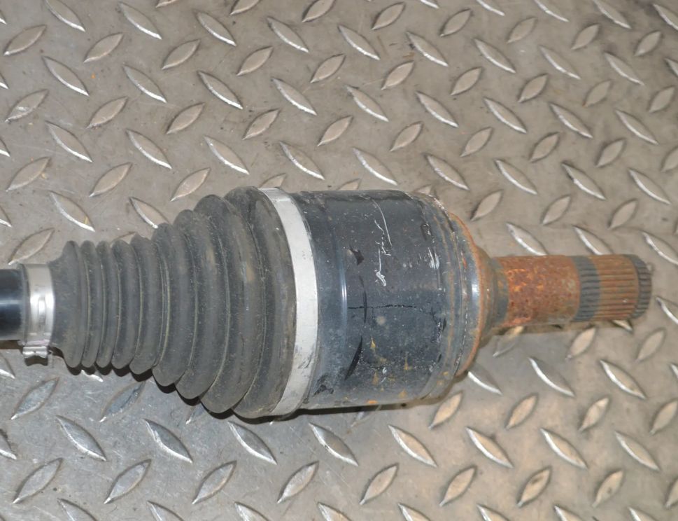 MASERATI Levante 1 generation (2016-2024) Полуось задняя левая 06700320360 13428360