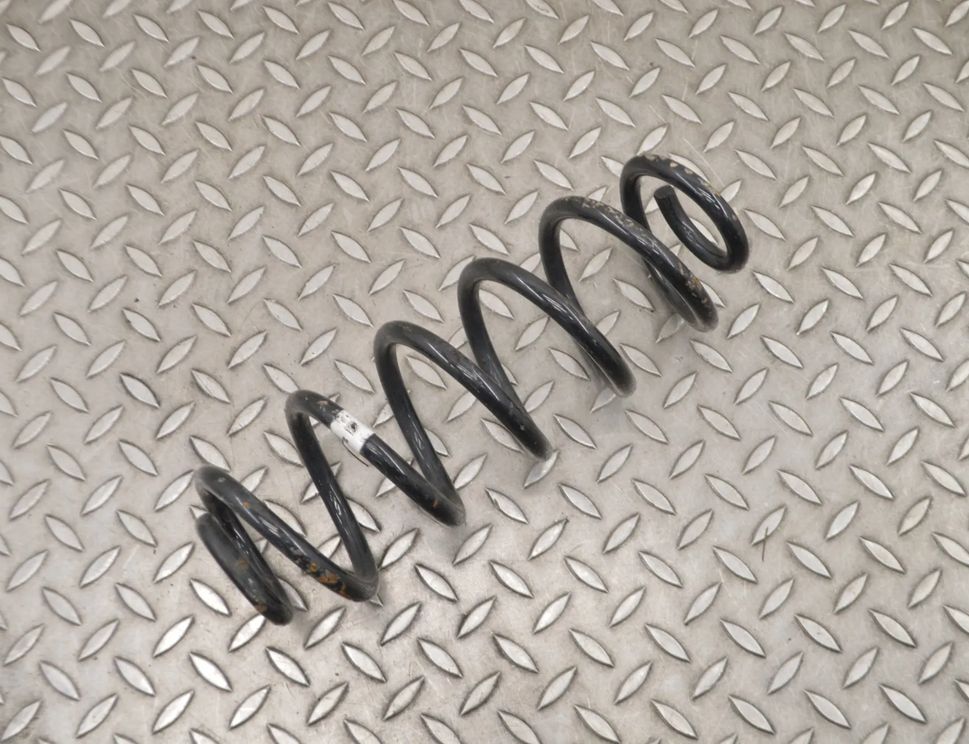 AUDI A4 B9/8W (2015-2024) Pravá zadná vinutá pružina 8W0511115 15078161