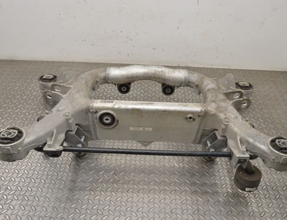BMW 5 Series G30/G31 (2016-2023) Траверс задний 6861456,6861201 17081424