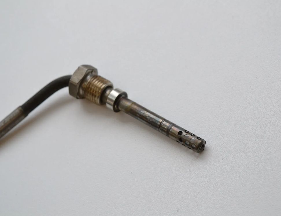 AUDI Q5 8R (2008-2017) Exhaust gas temperature sensor 059906088Q 2342096