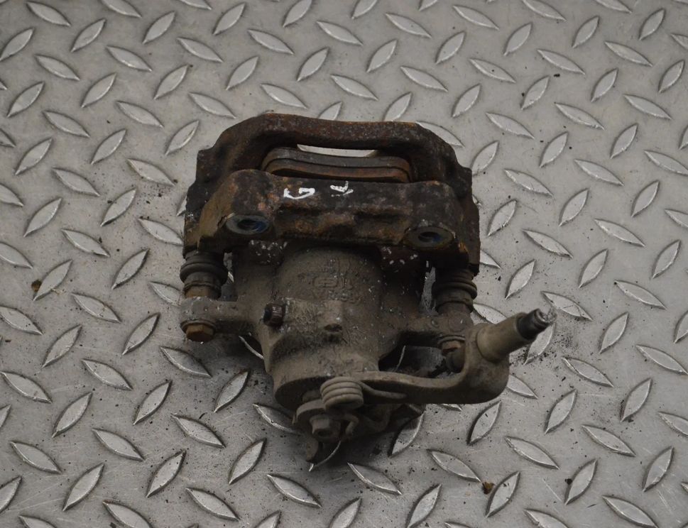 PEUGEOT RCZ 1 generation (2010-2014) Ľavý zadný brzdový strmeň 24678246