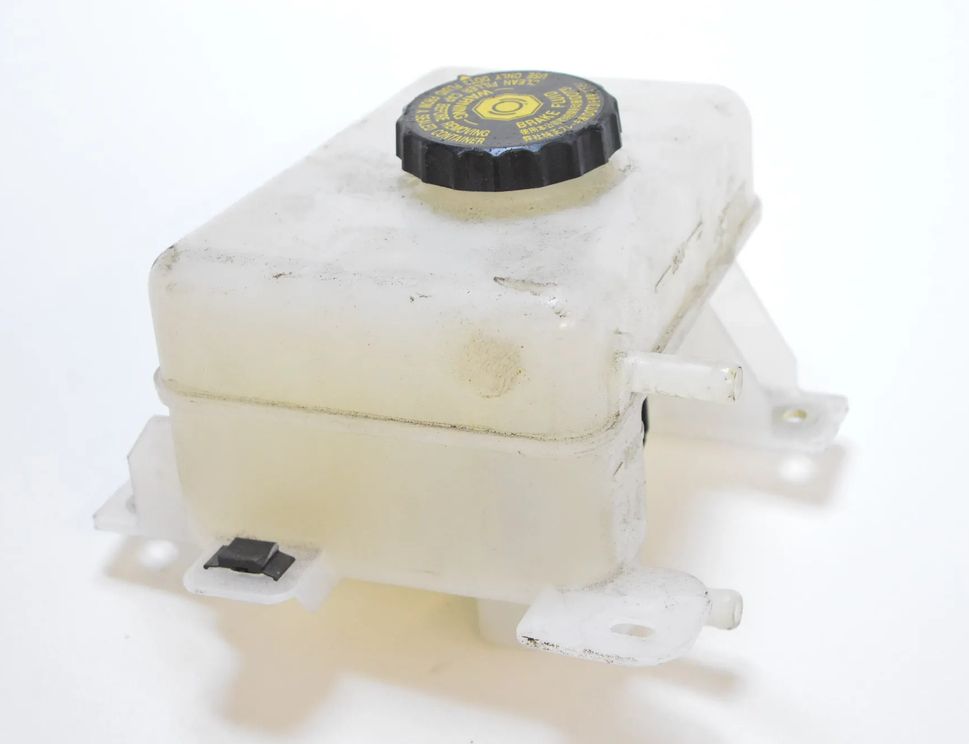 LEXUS RX 4 generation (2015-2024) Nádrž na brzdovú kvapalinu nera 2579258