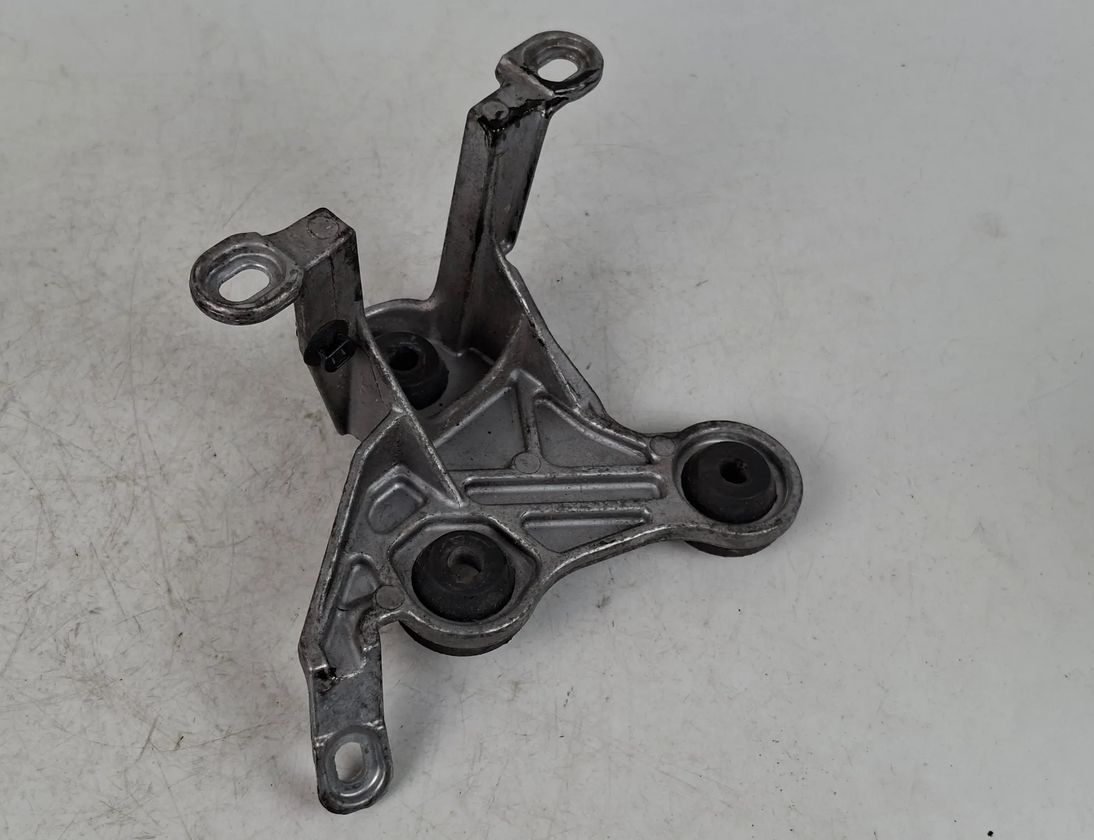 MERCEDES-BENZ C-Class W204/S204/C204 (2004-2015) Держатель насоса ABS A2044300110 31284837