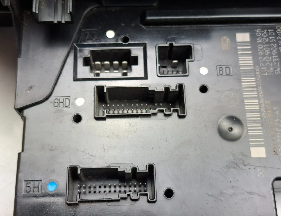 MERCEDES-BENZ CLS-Class C218/X218 (2011-2017) Блок предохранителей 2129001606 32802396