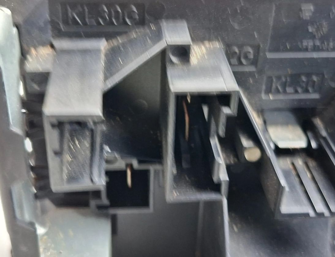 MERCEDES-BENZ CLS-Class C218/X218 (2011-2017) Блок предохранителей 2129001606 32802396