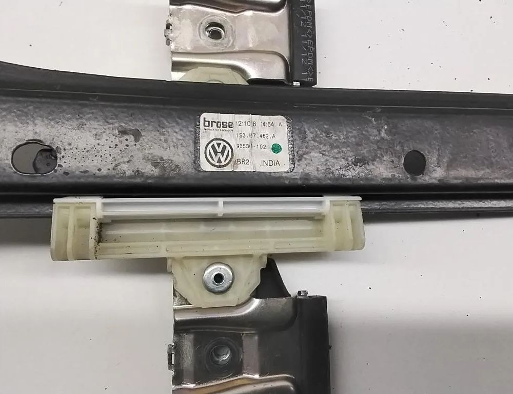 SKODA Citigo 1 generation (2011-2020) Regulátor okna pravých predných dverí 1S3837462A 32934530