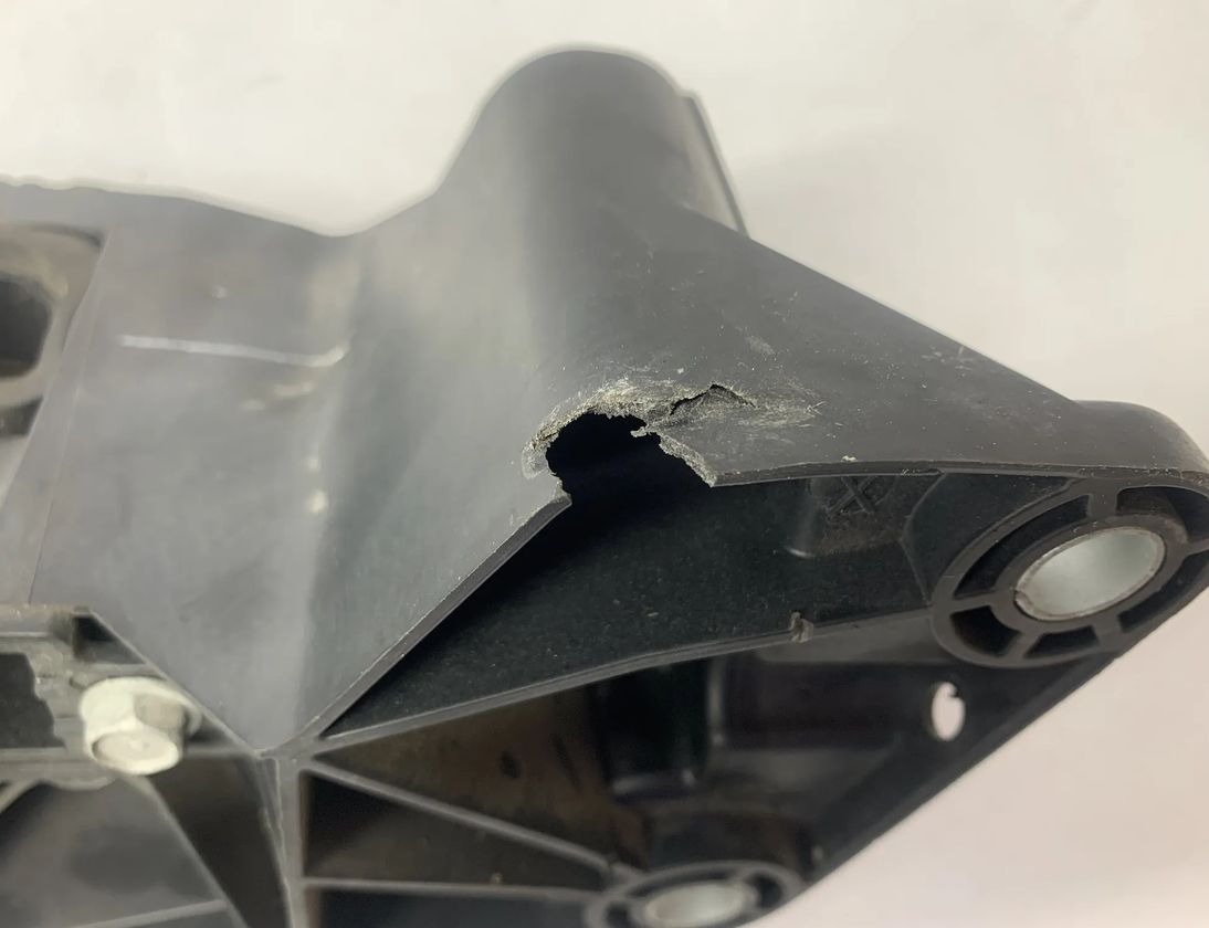 CHRYSLER Pacifica 2 generation (RU) (2016-2023) Držiak radiátora 68292238aa 15085687