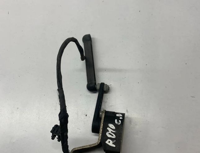 BMW 7 Series F01/F02 (2008-2015) Rear Right Height Level Sensor 37146784075,37146786798 15201072