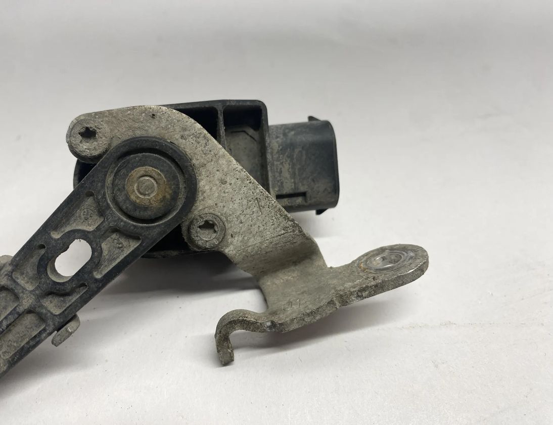 BMW 6 Series F06/F12/F13 (2010-2018) Front Left Level Sensor 6784072,37146784072 22343208