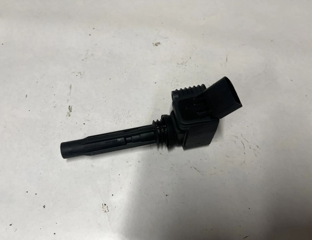 AUDI A3 8V (2012-2020) Бабина 04C905110L 25311677