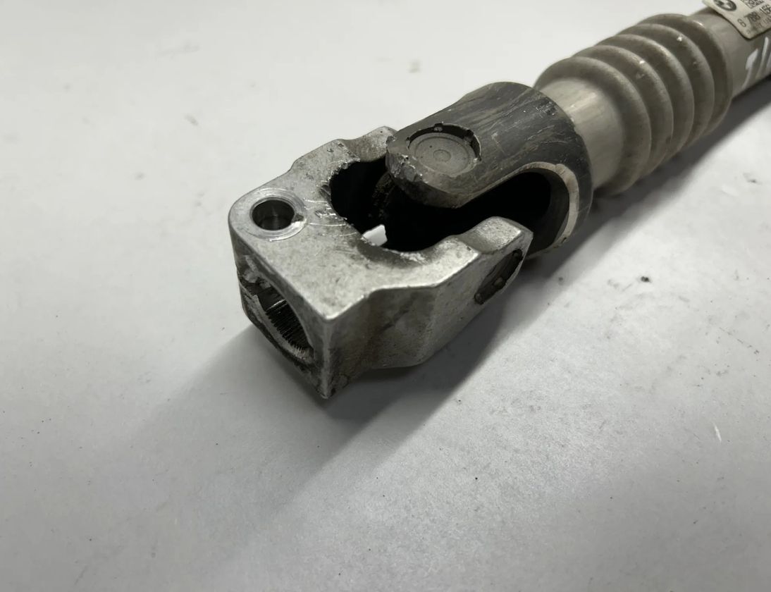 BMW 7 Series F01/F02 (2008-2015) Steering Column Shaft Joint 6788156 25696026