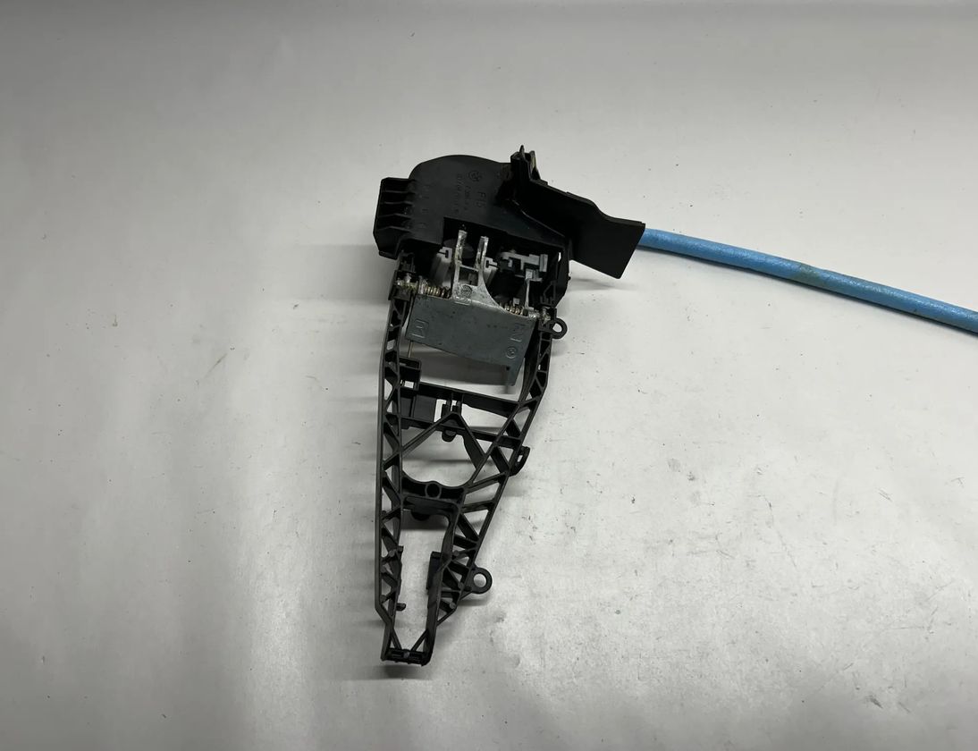 BMW X5 F15 (2013-2018) Кронштейн ручки передней правой двери 7304804,7401212 27505930
