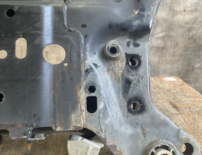 LAND ROVER Discovery Sport 1 generation (2014-2024) Передний траверс HK725000A,HK72-5000-A 28977984