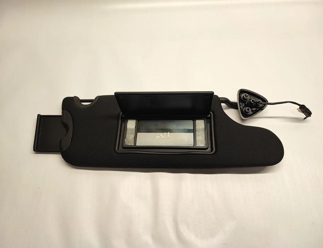 DODGE Challenger 3 generation (2008-2024) Pravý slnečný kozub 55361230AB 29862929