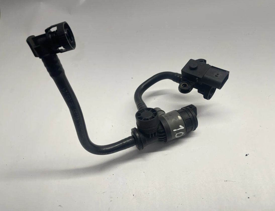 BMW 2 Series F22/F23 (2013-2020) Vakuumový ventil 7636155,8617097 30033572