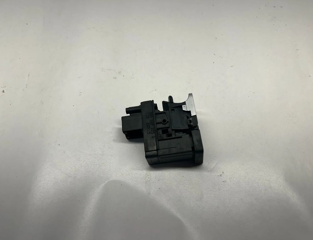 VOLKSWAGEN Golf R 7 generation (2013-2019) Кнопка ручного тормоза 5G0927225D,5G0927225 30439633