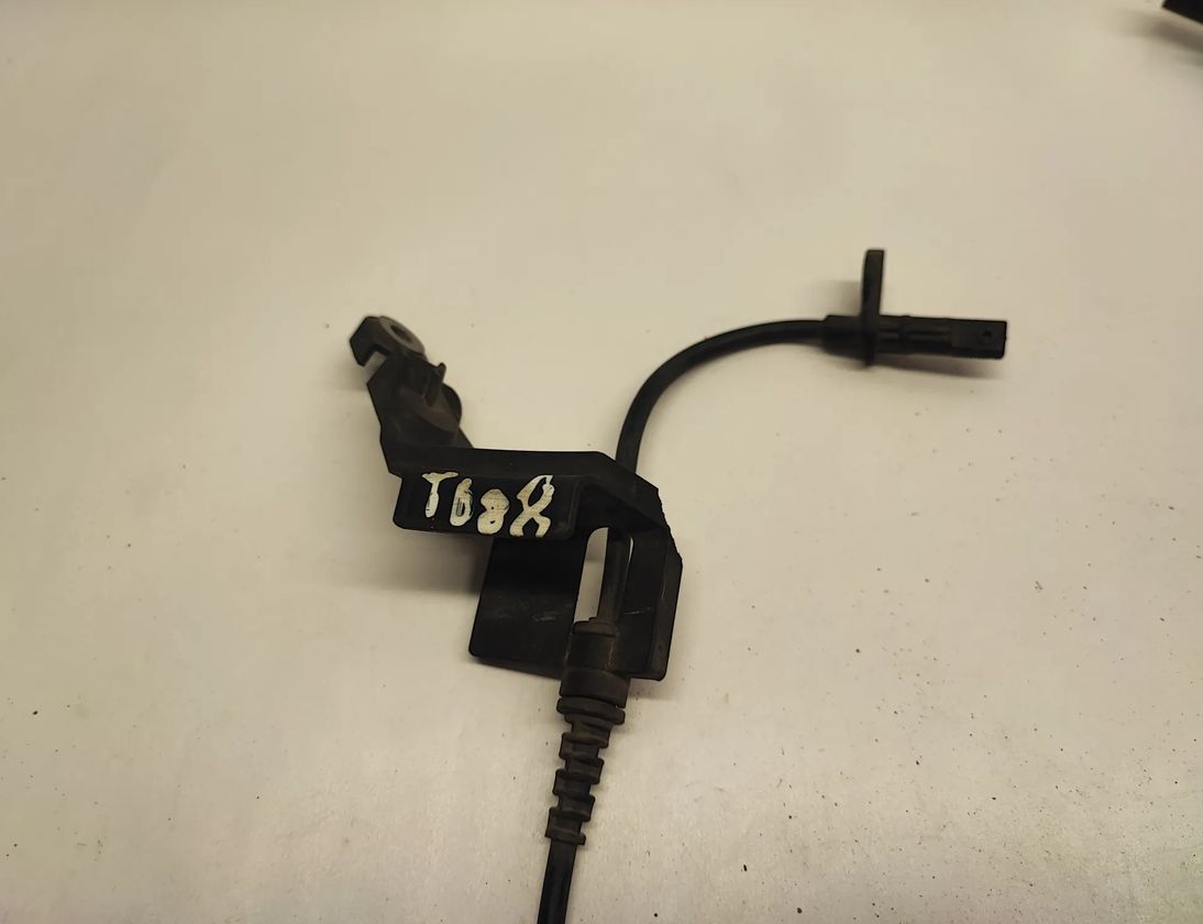 MERCEDES-BENZ A-Class W176 (2012-2018) Ľavý predný senzor ABS A2465402510,A2465461943 30639553