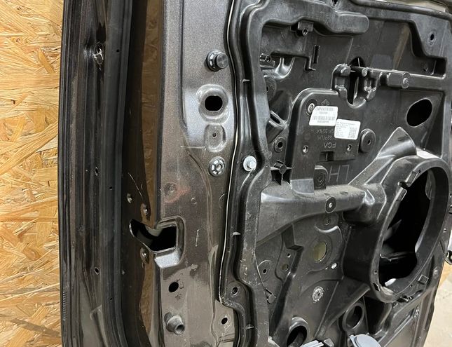 RAM Ram 4 generation (2008-2023) Дверь задняя левая 33045128