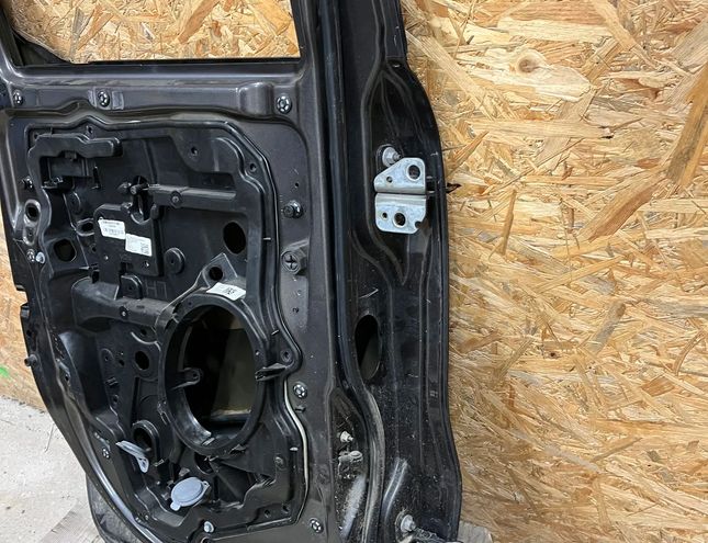 RAM Ram 4 generation (2008-2023) Дверь задняя левая 33045128