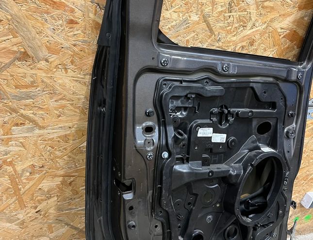 RAM Ram 4 generation (2008-2023) Дверь задняя левая 33045128