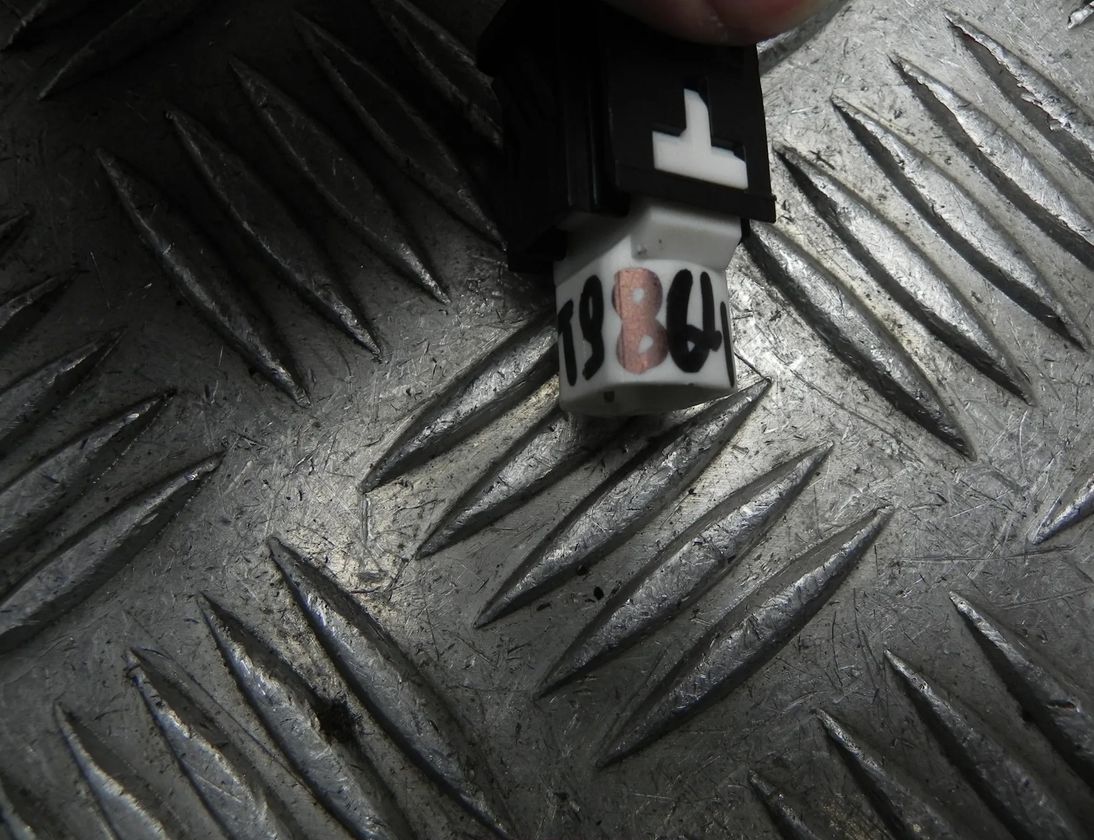 BMW 3 Series G20/G21/G28 (2018-2024) Dodatočné konektory pre hudobný prehrávač 74558010 23447456