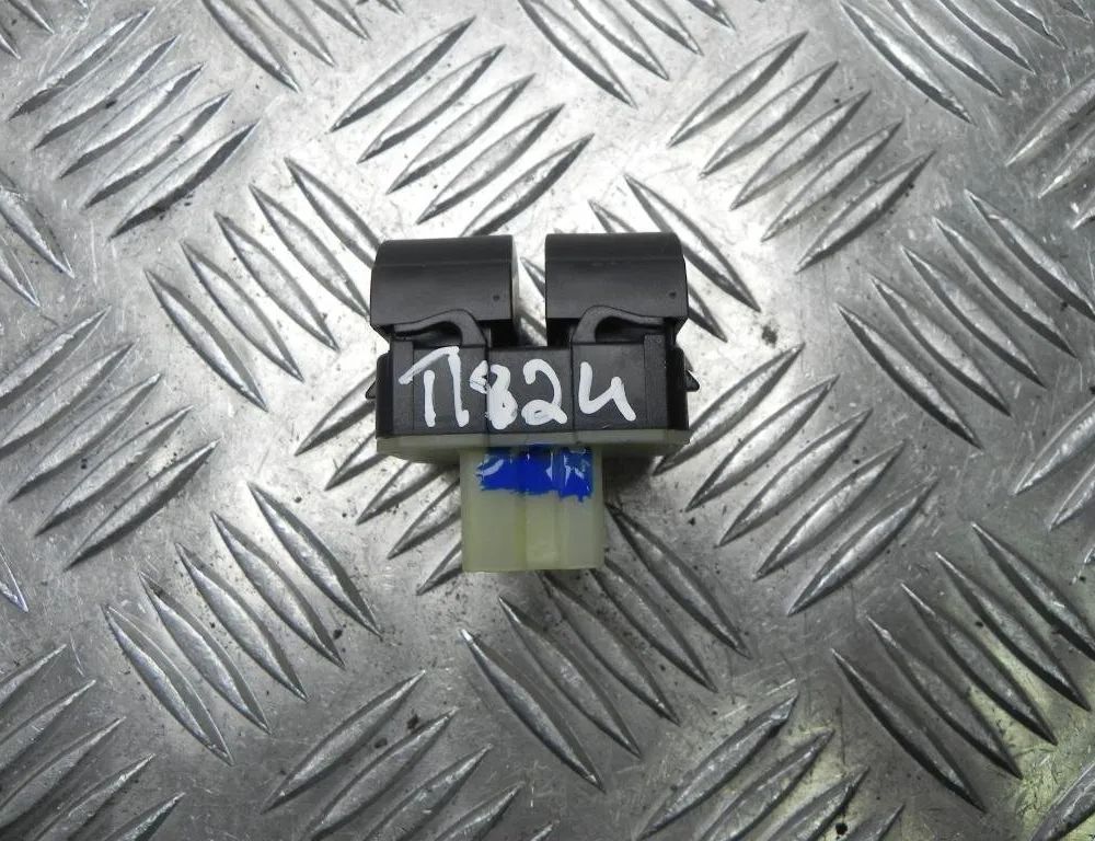 RENAULT Clio 4 generation (2012-2020) Front Left Door Window Switch 254118044R 23543547