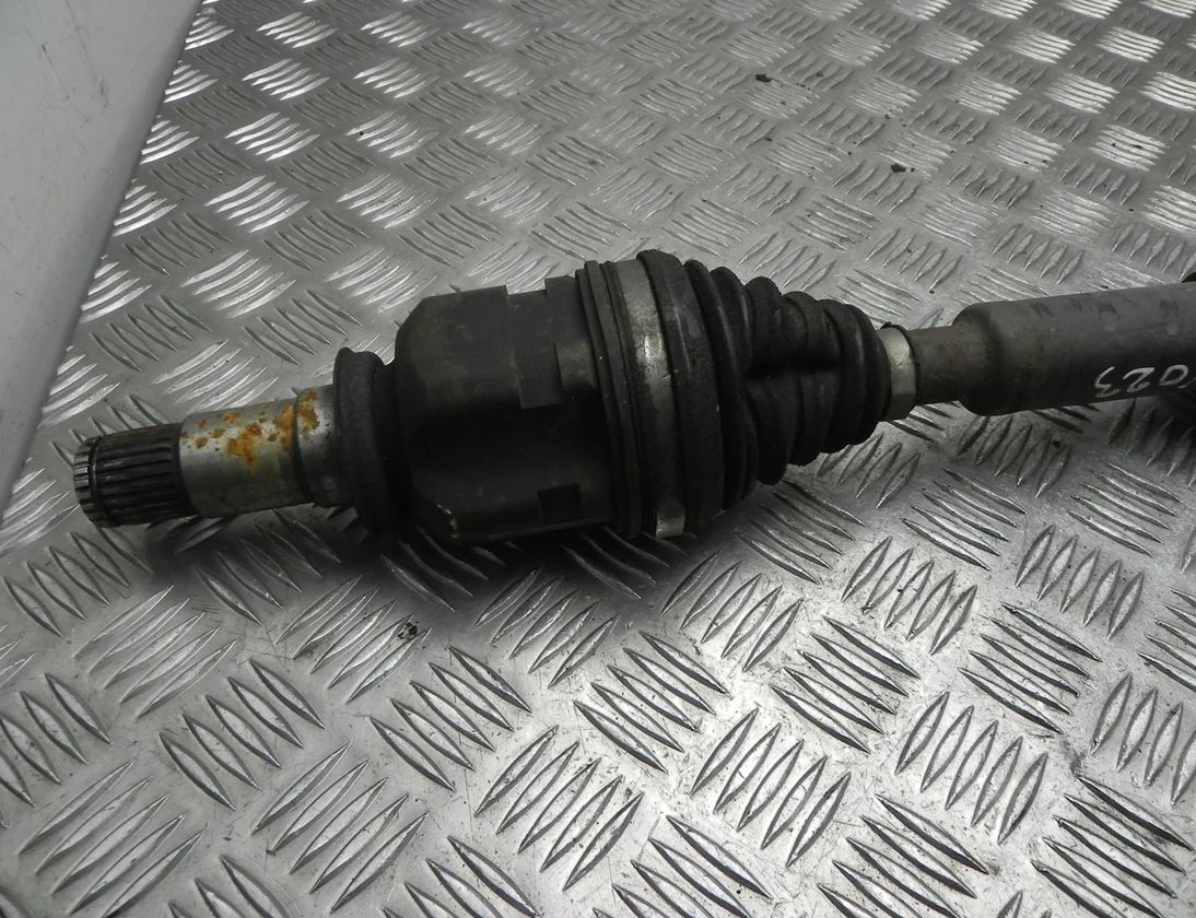 TOYOTA Prius 3 generation (XW30) (2009-2015) Полуось передняя правая DW11R 28029314