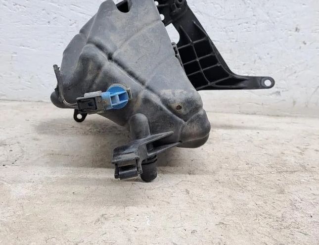 BMW 5 Series F10/F11 (2009-2017) Coolant Expansion Tank Reservoir 17137601949 29083921