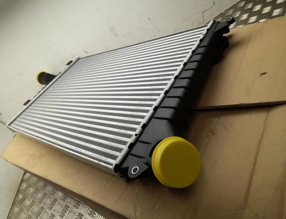 AUDI A6 C5/4B (1997-2004) Радиатор интеркулера 4B0145805A 32791995