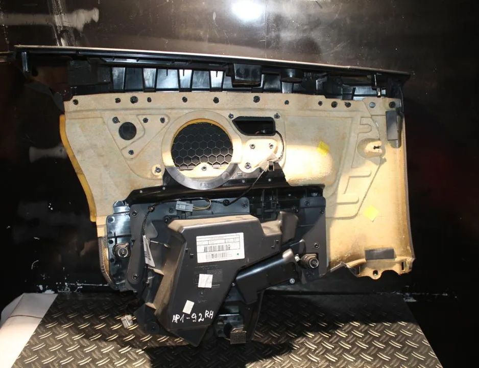 VOLVO C70 2 generation (2005-2013) Обшивка задней правой двери 09666633 32935482