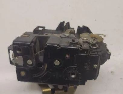 AUDI A6 C5/4B (1997-2004) Замок задней правой двери 4B0839016B 23932880