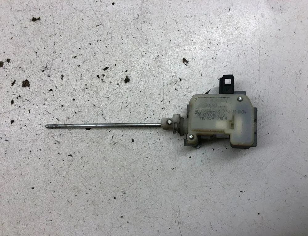 SKODA Octavia 2 generation (2004-2013) Zámok krytu nádrže na palivo 1Z0810773 30585091