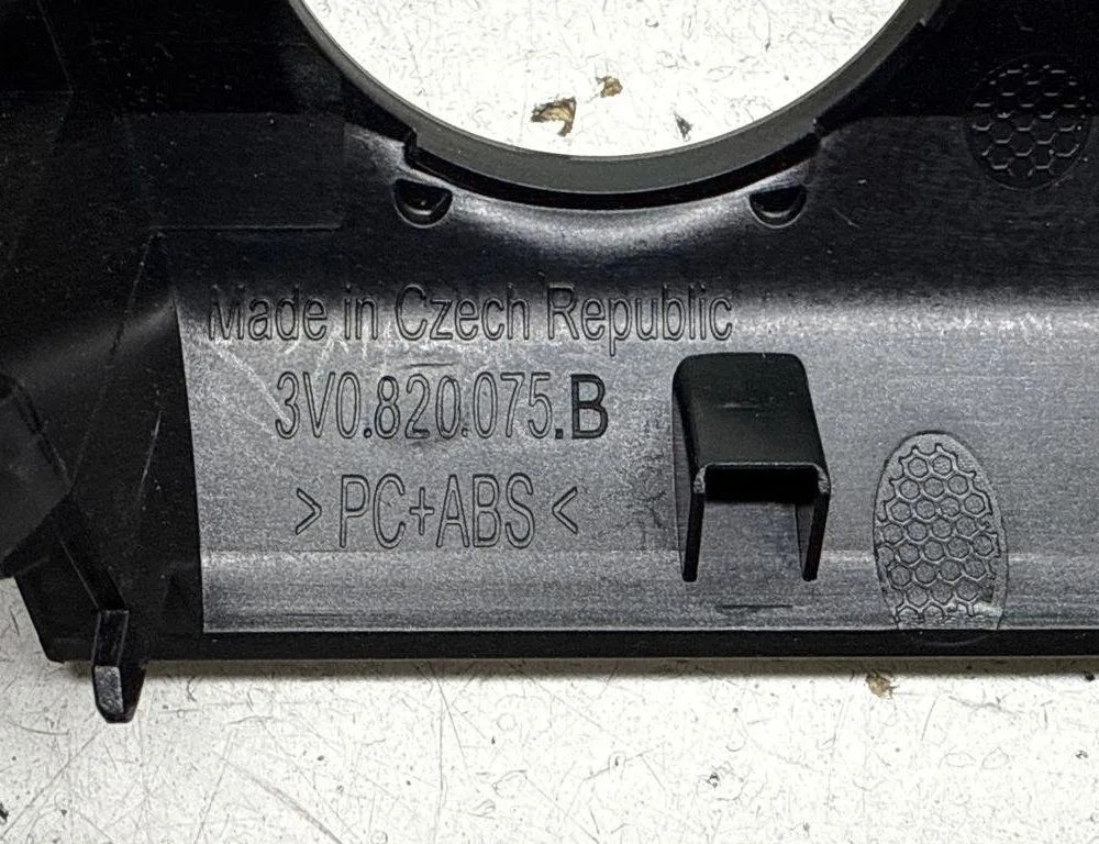 SKODA Superb 1 generation (2001-2008) Отделочный щит панели  3V0820075B 30593293