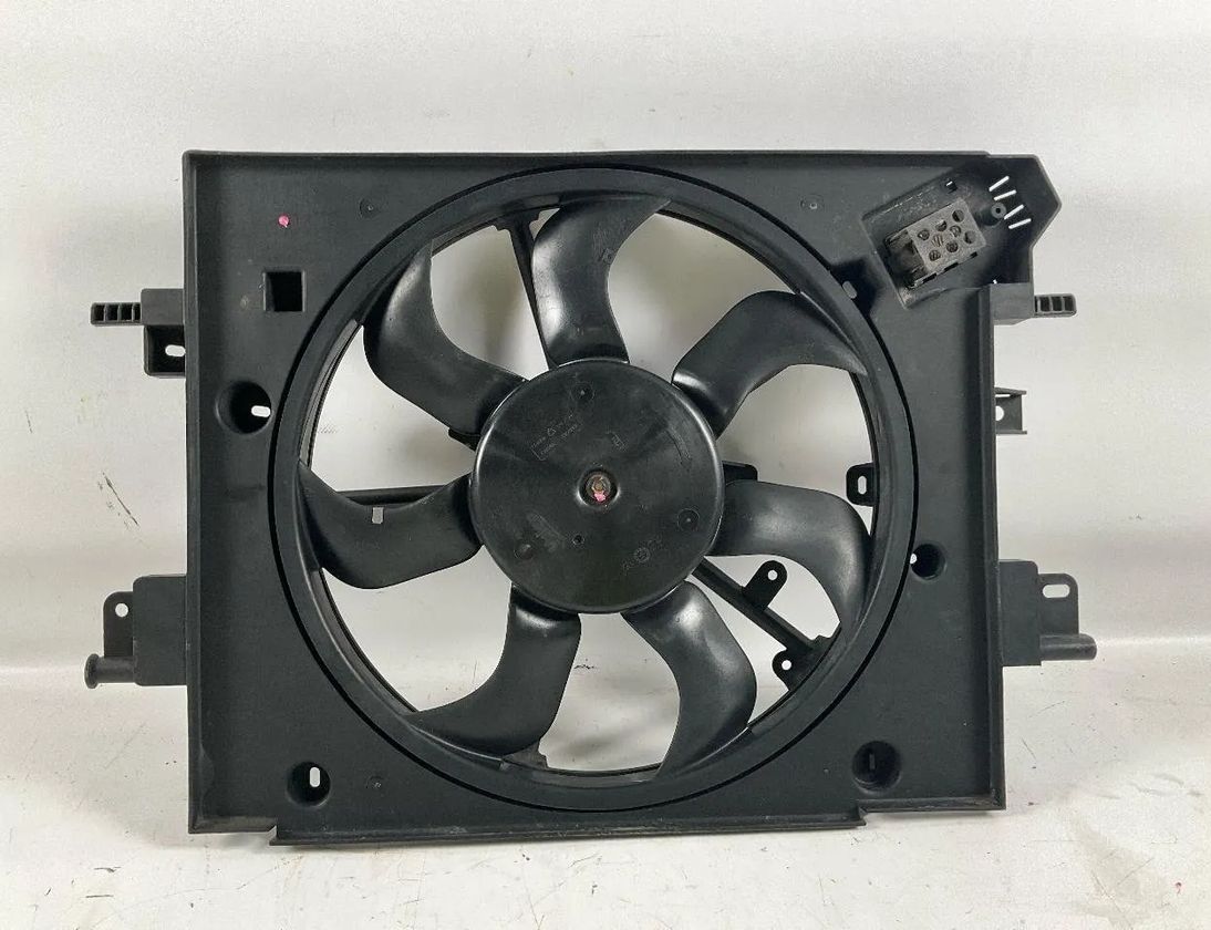 DACIA Duster 1 generation (2010-2017) Ventilátor difuzéra na ľavej strane 214811626R 25608764