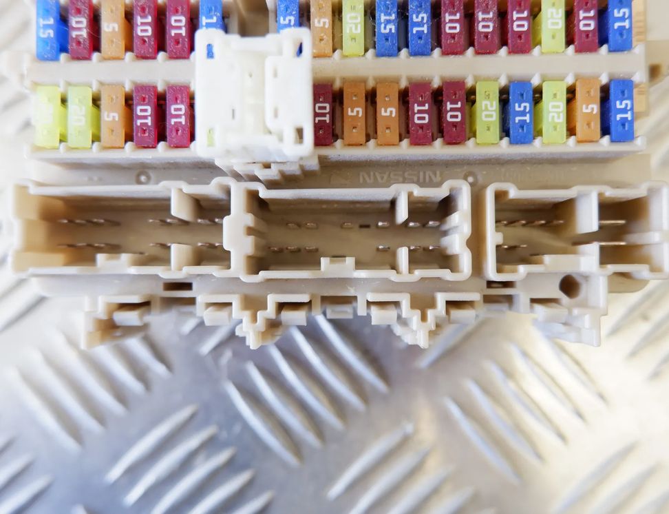 NISSAN X-Trail T32 (2013-2022) Блок предохранителей 4CL0BC5200,252307990A 13538761