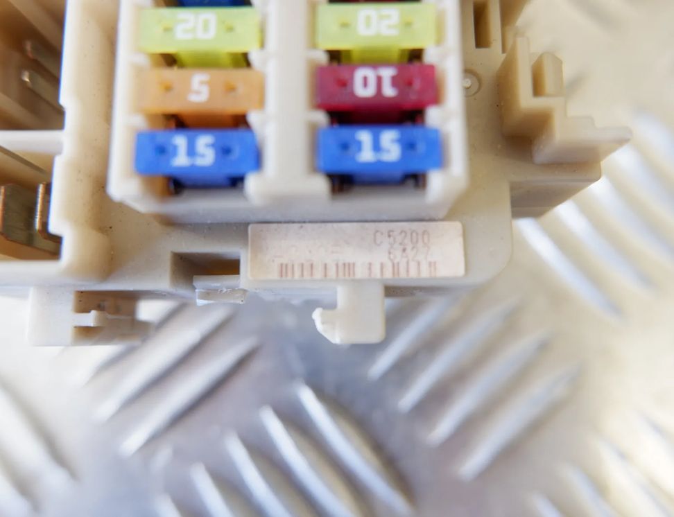 NISSAN X-Trail T32 (2013-2022) Блок предохранителей 4CL0BC5200,252307990A 13538761