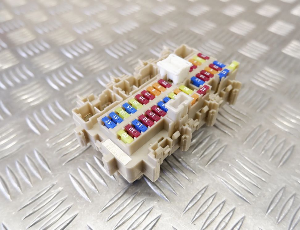 NISSAN Qashqai 2 generation (2013-2023) Fuse box 4EB0A 15501393