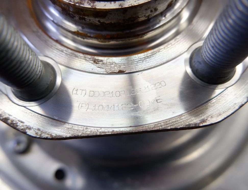 TESLA Model 3 1 generation (2017-2024) Ступица передняя левая 1044311-00-E,1044122-00-E 22334060