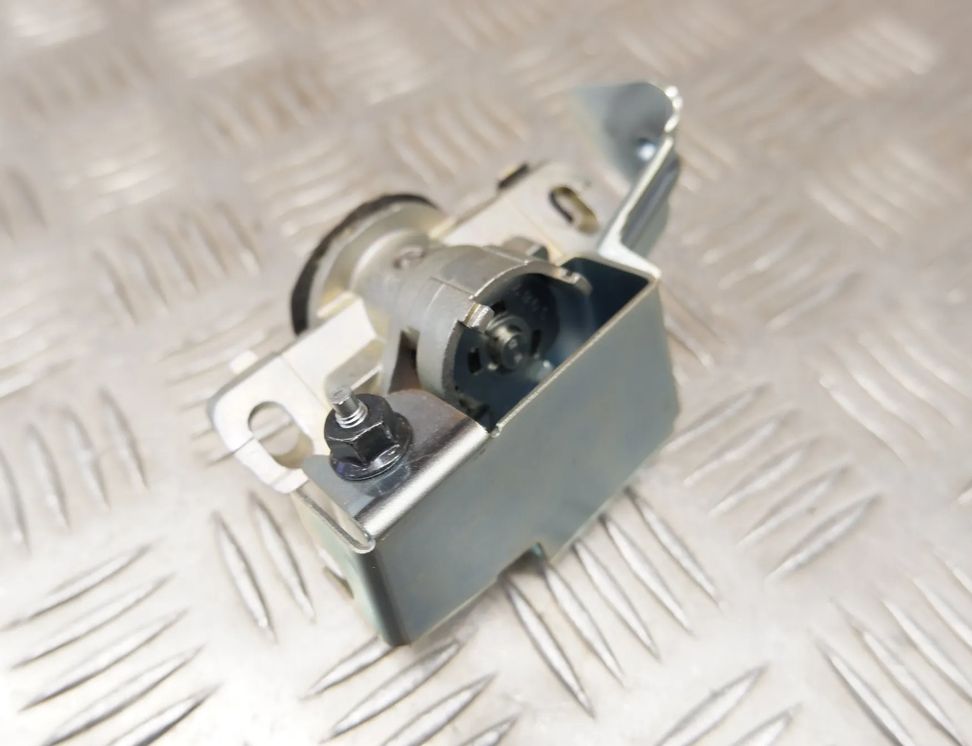 LEXUS ES 7 generation (2018-2024) Tailgate Boot Lock 64650-33040 28000038