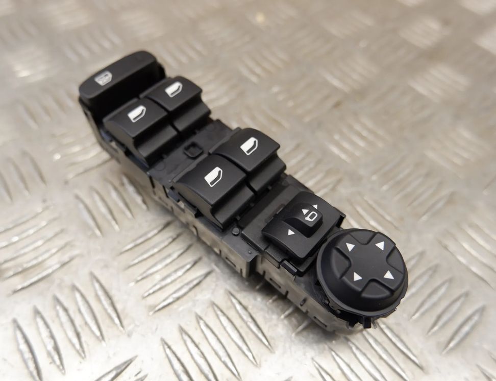 PEUGEOT 208 2 generation (2019-2023) Кнопка стеклоподъемника передней правой двери 98421760ZD 28303021