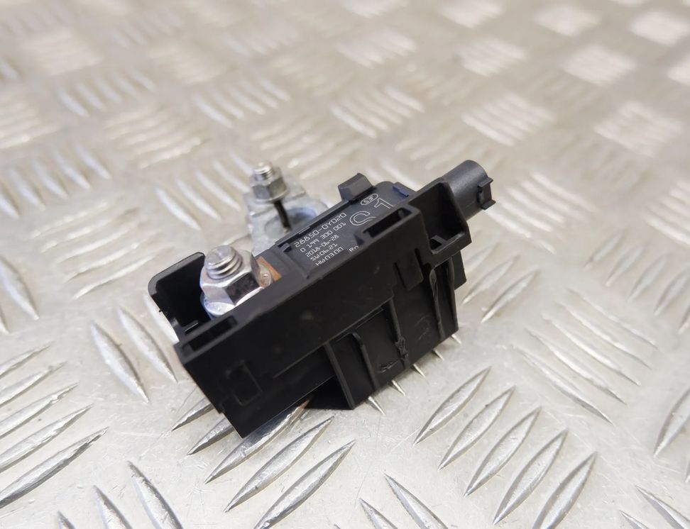 TOYOTA C-HR 1 generation (2016-2023) Safety Battery Terminal (SBK) 28850-0Y020 28500367