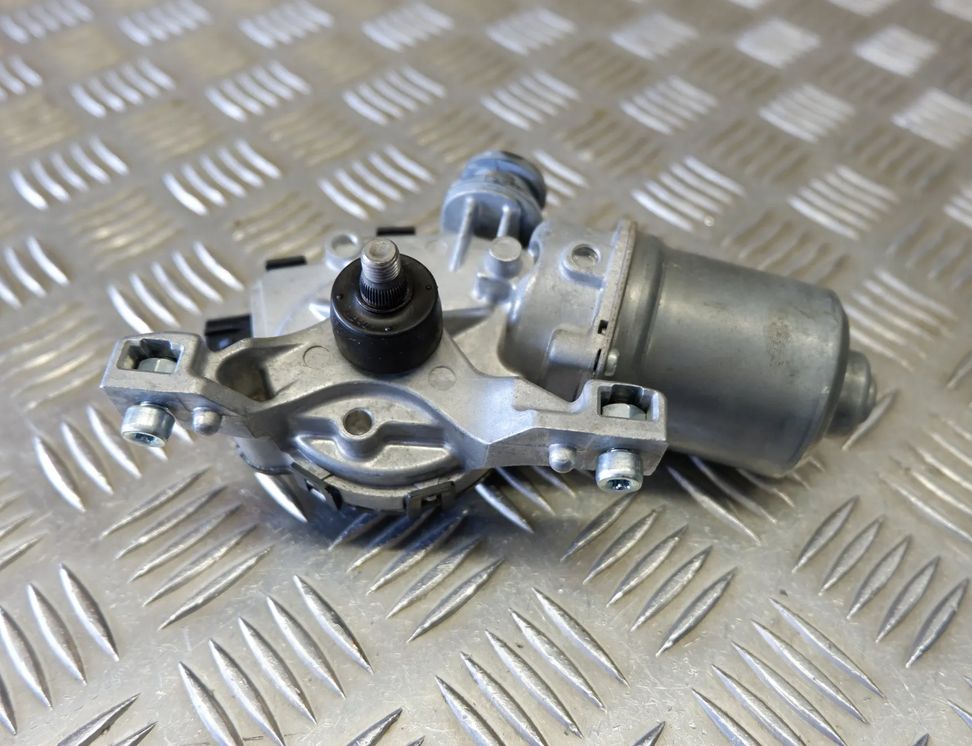 TOYOTA Yaris 4 generation (2020-2023) Моторчик передних стеклоочистителей 85110-K0110 31692359