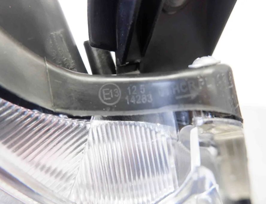 TOYOTA Prius Plus 1 generation (2012-2020) Фара передняя правая 81140-47680 32838384