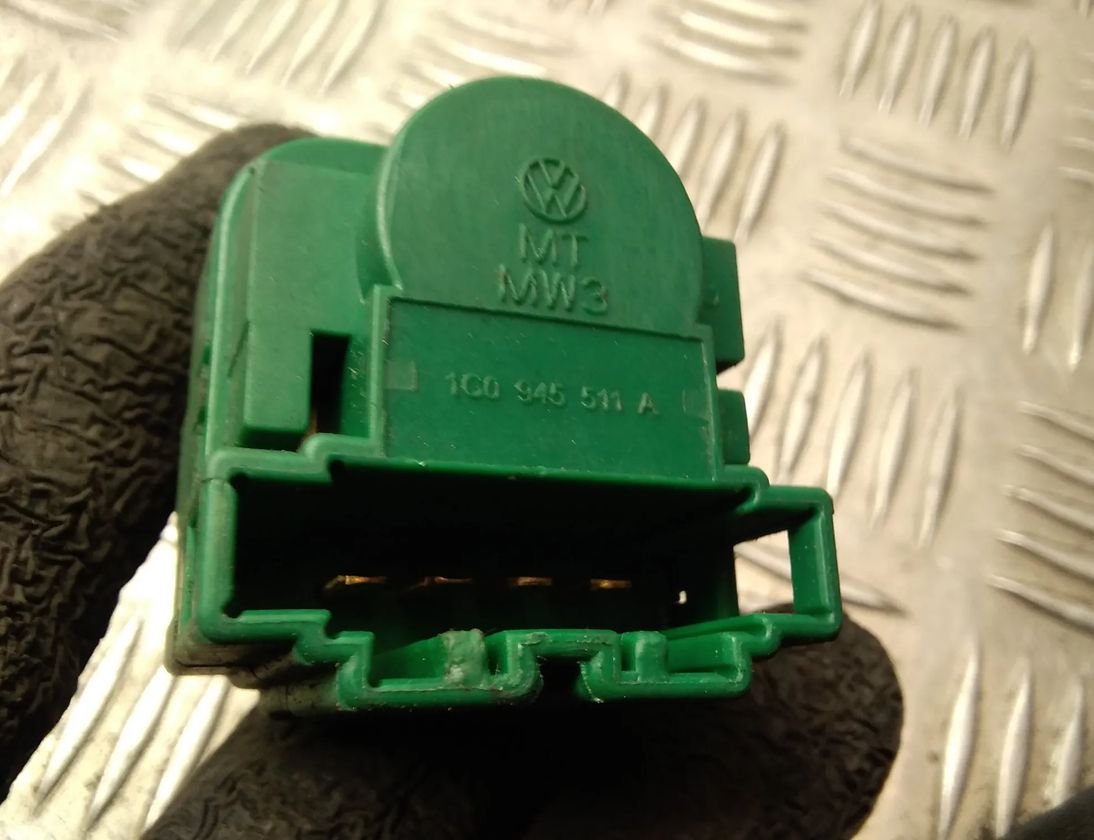 VOLKSWAGEN Transporter T5 (2003-2015) Датчик тормозной педали 1c0945511a 15493173