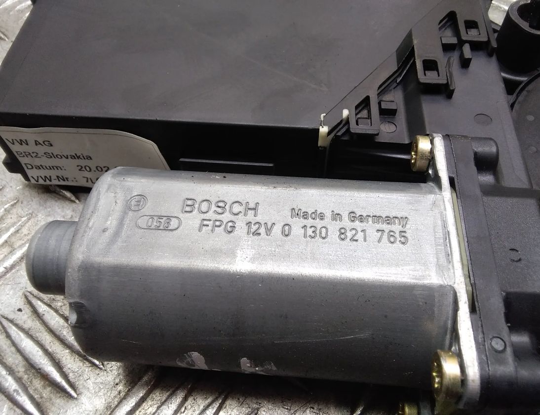 VOLKSWAGEN Touareg 1 generation (2002-2010) Motor ovládania okna ľavých zadných dverí 7l0959795,7l0959703,0130821765 17070116