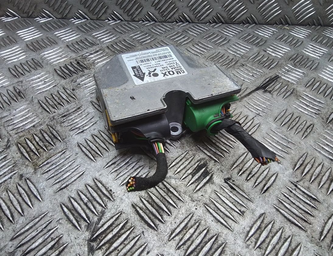 OPEL Zafira B (2005-2010) SRS riadiaca jednotka 13246046,404745a2,327963935 26830942