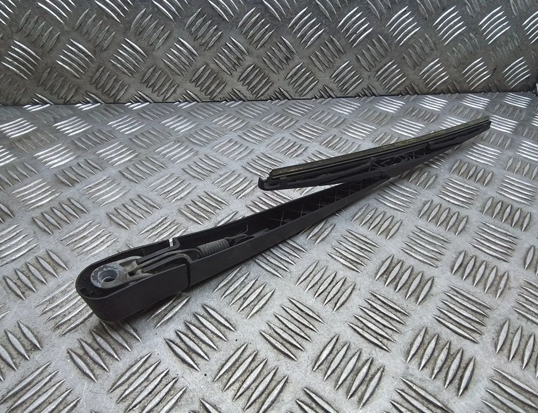 VOLVO V60 1 generation (2010-2020) Дворник крышки багажника 3392392040,31457161 29774357